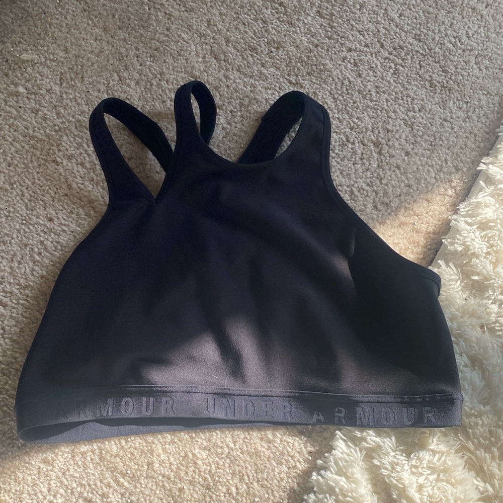 UA size large sports bra